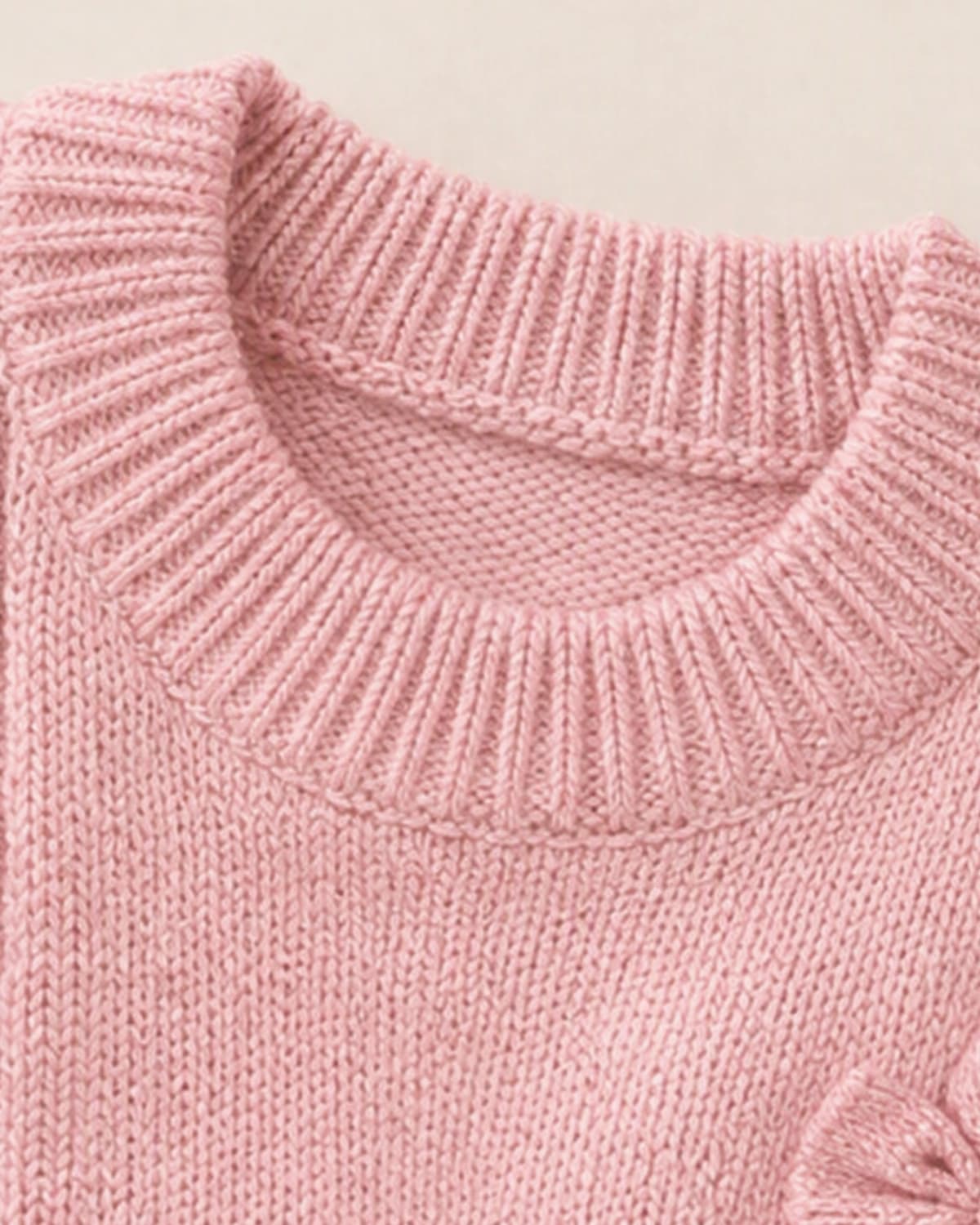 Neckline